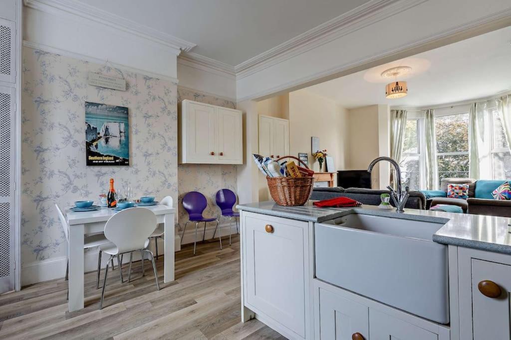Villa Dizzy Heights Swanage Sleeps 10 With Amazing Views Esterno foto