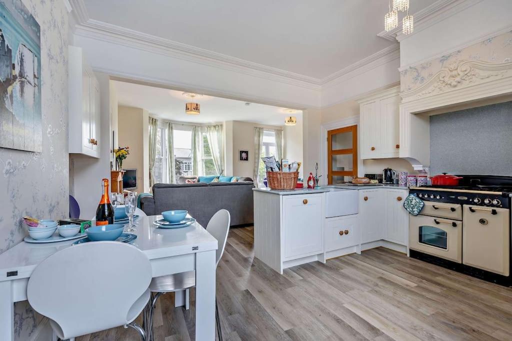 Villa Dizzy Heights Swanage Sleeps 10 With Amazing Views Esterno foto